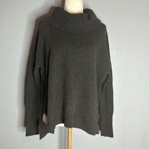 Caslon Gray Turtleneck Women’s Pullover Sweater Size LP